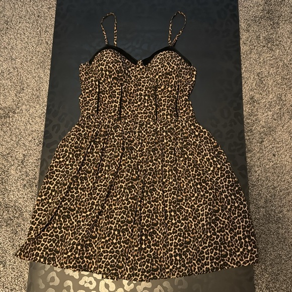Dresses & Skirts - Leopard Print Mini Dress - Size L
